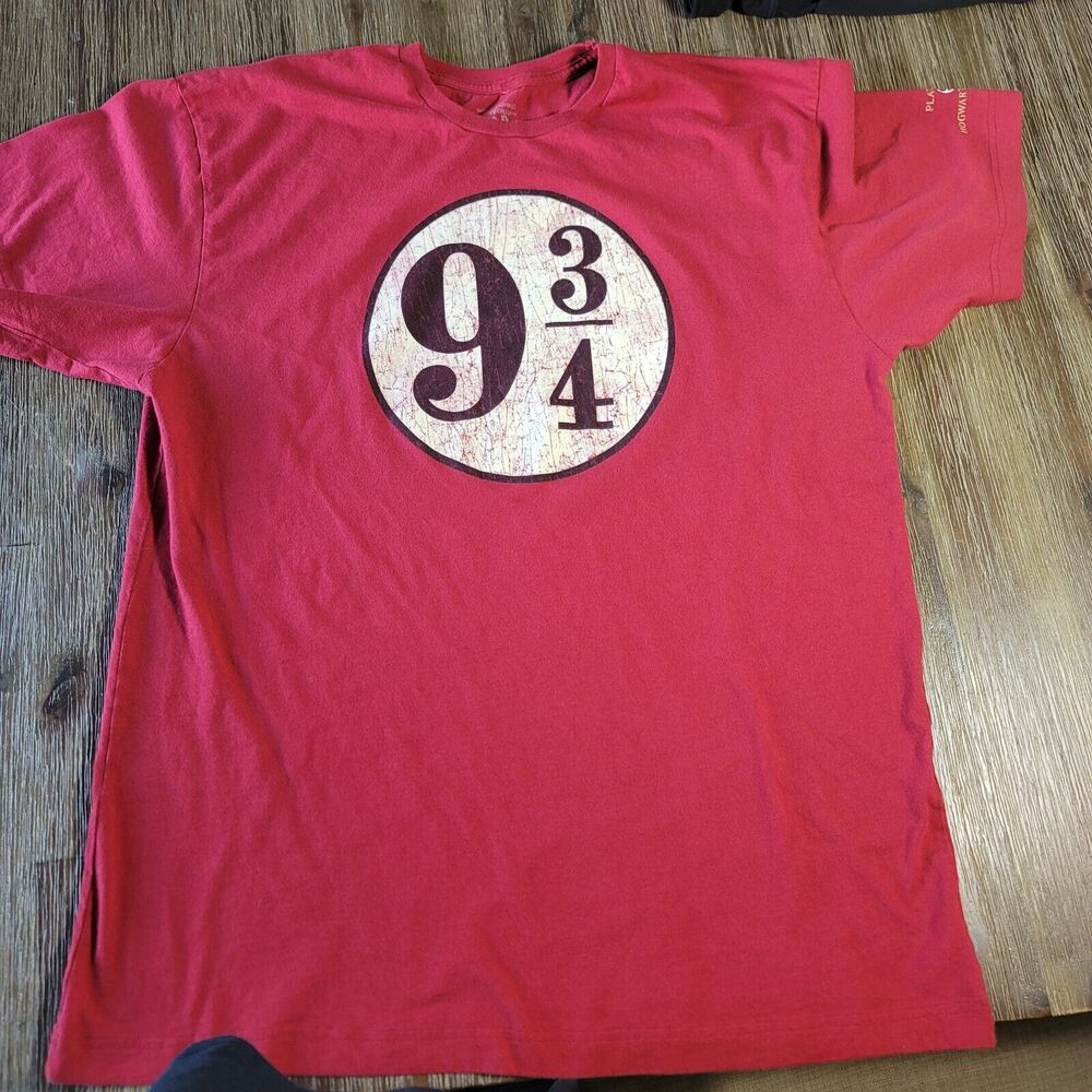 Harry Potter Platform 9 3/4 Hogwarts Express Red Unisex T-Shirt Size X-Large